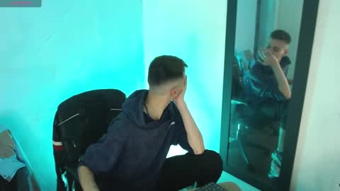 Snapshot of _delacruz911_ chatting on 01/31/25, 05:30 delacruz online show from 01/31/25, 05:30