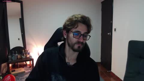 Snapshot of _delacruz911_ chatting on 10/11/25, 05:50 delacruz online show from 10/11/25, 05:50