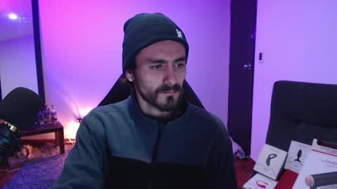 Snapshot of _delacruz911_ chatting on 10/13/25, 04:34 delacruz online show from 10/13/25, 04:34