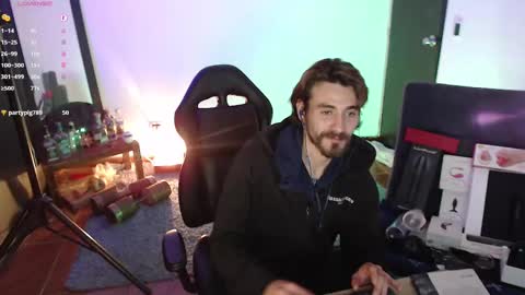 Snapshot of _delacruz911_ chatting on 10/23/25, 03:17 delacruz online show from 10/23/25, 03:17