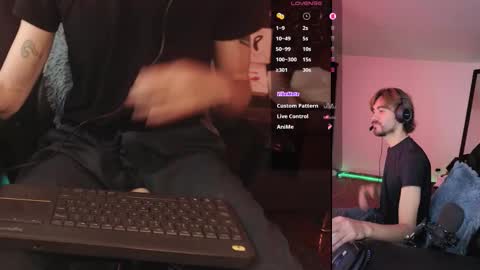 Snapshot of _delacruz911_ chatting on 11/12/25, 03:45 delacruz online show from 11/12/25, 03:45