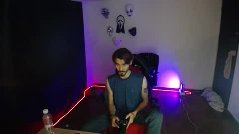 Snapshot of _delacruz911_ chatting on 11/24/25, 11:48 delacruz online show from 11/24/25, 11:48