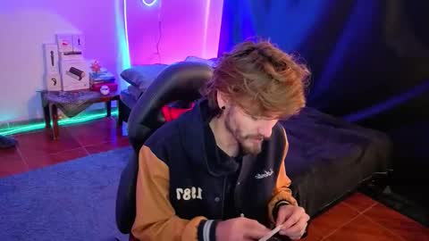 Snapshot of _delacruz911_ chatting on 12/15/25, 12:09 delacruz online show from 12/15/25, 12:09