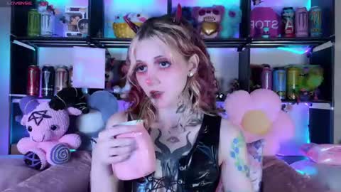 Kate online show from 06/19/26, 08:12