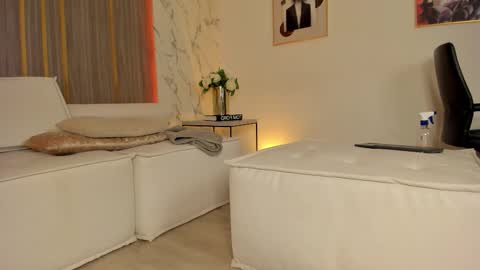 Abril online show from 03/10/26, 01:05