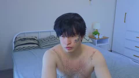 _dream_boys_ online show from 11/14/25, 04:33