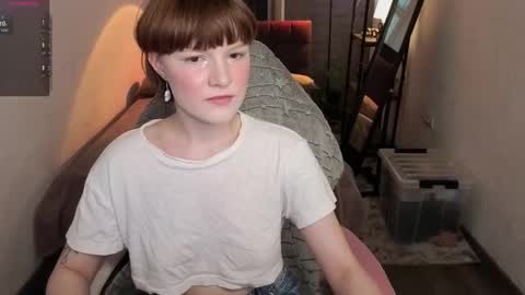 Snapshot of _dreamluna_ chatting on 03/11/26, 01:17 Luna online show from 03/11/26, 01:17