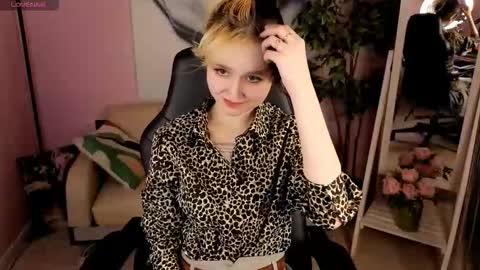 Snapshot of _drift_baby_ chatting on 03/15/26, 01:17 Mao online show from 03/15/26, 01:17