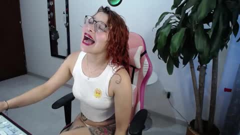 Snapshot of _dulcefox_ chatting on 12/04/24, 10:30 Abbye online show from 12/04/24, 10:30