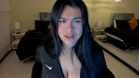 Dulcinea online show from 09/30/25, 03:11