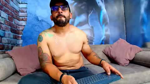 Snapshot of _dylan_santos chatting on 03/18/26, 10:35 Dylan Santos online show from 03/18/26, 10:35