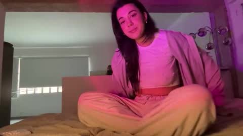  elena barra online show from 12/04/25, 03:10