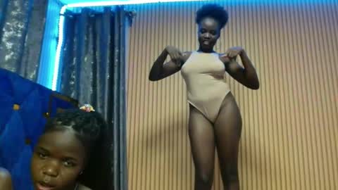 Elinah online show from 11/28/25, 03:58