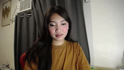 Snapshot of _ellevivien chatting on 11/27/25, 07:27 Elle online show from 11/27/25, 07:27