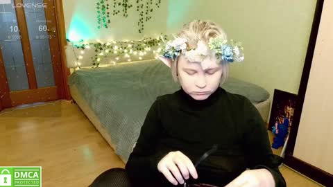 chloue and Gretta online show from 12/13/24, 10:23