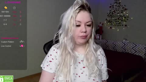 chloue and Gretta online show from 12/23/24, 06:22