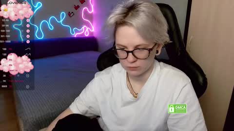 chloue and Gretta online show from 11/09/25, 07:23