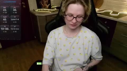 Snapshot of _elven_dreams__ chatting on 05/21/26, 06:59 chloue and Gretta online show from 05/21/26, 06:59