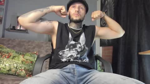 Snapshot of _emilio_escobar chatting on 12/07/24, 10:01 Emilio online show from 12/07/24, 10:01
