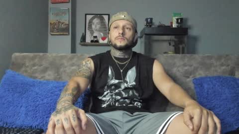 Snapshot of _emilio_escobar chatting on 01/12/25, 10:34 Emilio online show from 01/12/25, 10:34