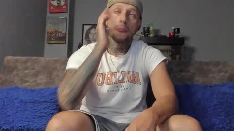 Snapshot of _emilio_escobar chatting on 01/15/25, 10:38 Emilio online show from 01/15/25, 10:38