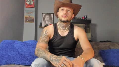Snapshot of _emilio_escobar chatting on 01/24/25, 10:21 Emilio online show from 01/24/25, 10:21