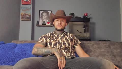 Snapshot of _emilio_escobar chatting on 01/26/25, 10:34 Emilio online show from 01/26/25, 10:34