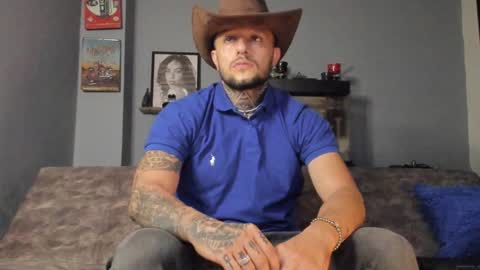 Snapshot of _emilio_escobar chatting on 01/29/25, 10:27 Emilio online show from 01/29/25, 10:27