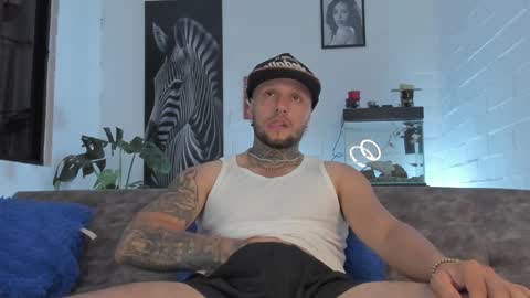 Snapshot of _emilio_escobar chatting on 02/07/25, 12:09 Emilio online show from 02/07/25, 12:09