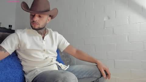 Snapshot of _emilio_escobar chatting on 03/05/25, 10:00 Emilio online show from 03/05/25, 10:00