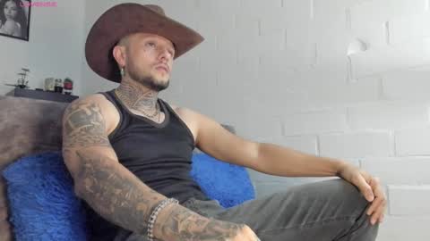 Snapshot of _emilio_escobar chatting on 03/12/25, 10:05 Emilio online show from 03/12/25, 10:05