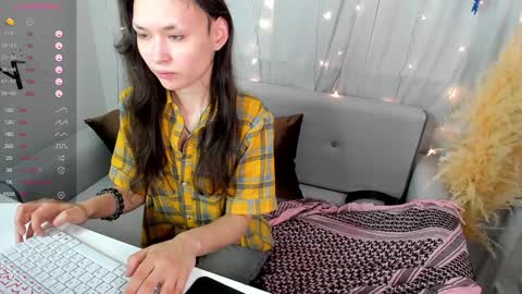 _emily__strike_ online show from 12/19/24, 09:40