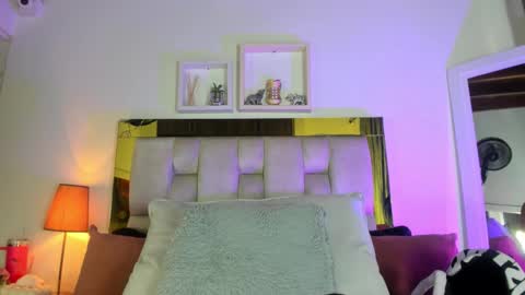 Isabella online show from 10/27/25, 12:09