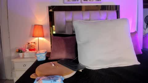 Isabella online show from 01/06/26, 12:09