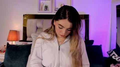 Isabella online show from 02/25/26, 12:04