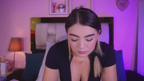 Isabella online show from 06/18/26, 12:09