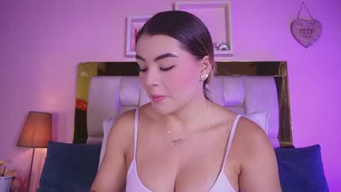 Isabella online show from 06/22/26, 12:02