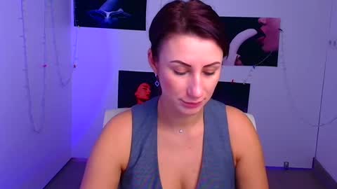 Emma online show from 12/12/24, 04:21