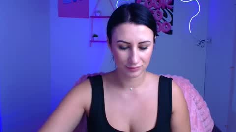 Emma online show from 11/21/25, 12:59