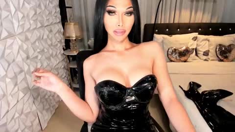 Snapshot of _enchantress_samira_ chatting on 02/16/25, 05:48 GODDESS SAMIRA online show from 02/16/25, 05:48