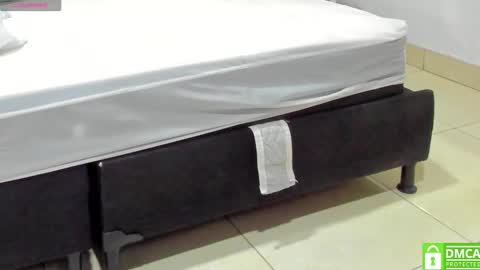 Snapshot of _eris_rose chatting on 11/08/25, 06:51 _eris_rose online show from 11/08/25, 06:51