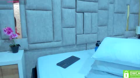 Snapshot of _eris_rose chatting on 11/18/25, 07:07 _eris_rose online show from 11/18/25, 07:07