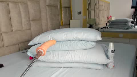 Snapshot of _eris_rose chatting on 11/19/25, 07:36 _eris_rose online show from 11/19/25, 07:36