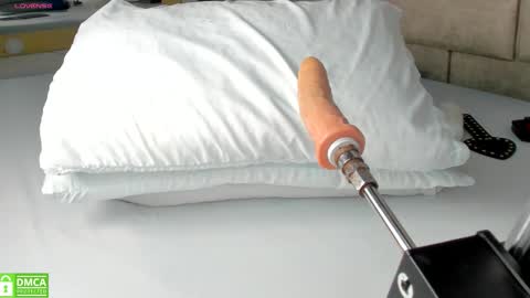 Snapshot of _eris_rose chatting on 12/04/25, 08:28 _eris_rose online show from 12/04/25, 08:28