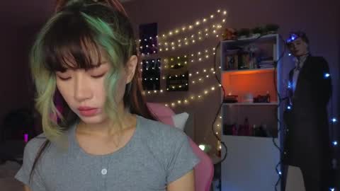 EveEva online show from 11/13/25, 02:54