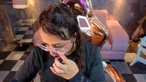  evoni  online show from 10/26/25, 07:42