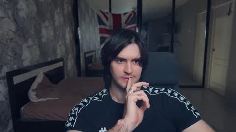 Keanu online show from 11/11/25, 01:11