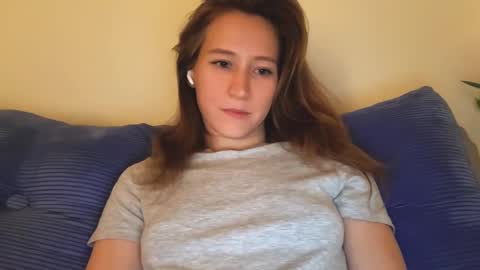 Snapshot of _feli_ chatting on 02/14/25, 03:22 all my social     online show from 02/14/25, 03:22