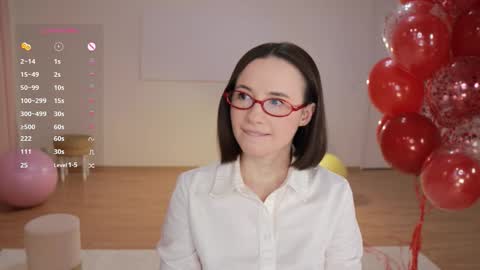 Essie  online show from 09/22/25, 06:21