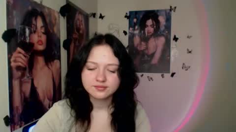 Snapshot of _foxy_lady chatting on 01/06/26, 07:12 Alice online show from 01/06/26, 07:12